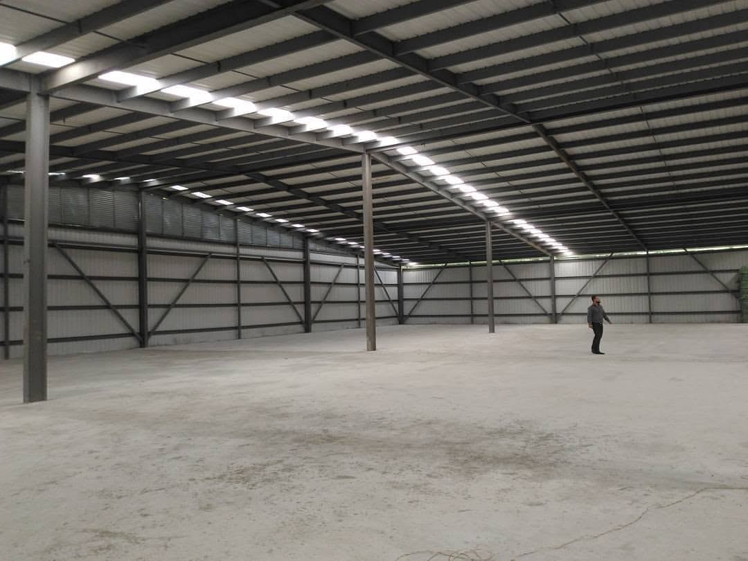 Bodega de almacenamiento pesado en estructura metálica